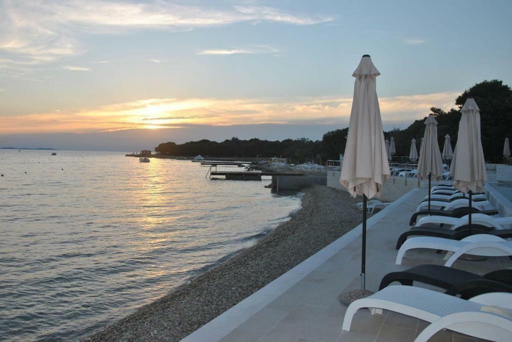 Apartment Sara With Seaview Petrcane Exterior photo
